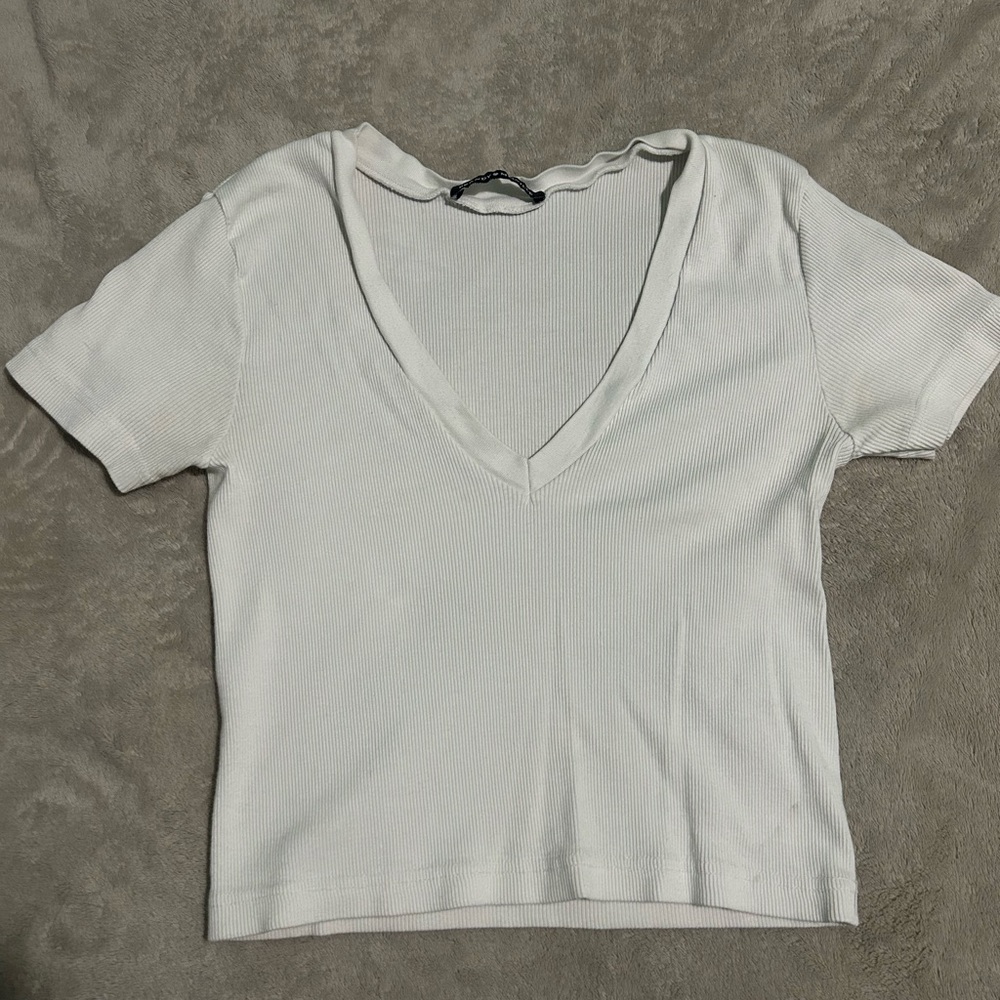 Classic White V-Neck Ribbed Short-Sleeve Top